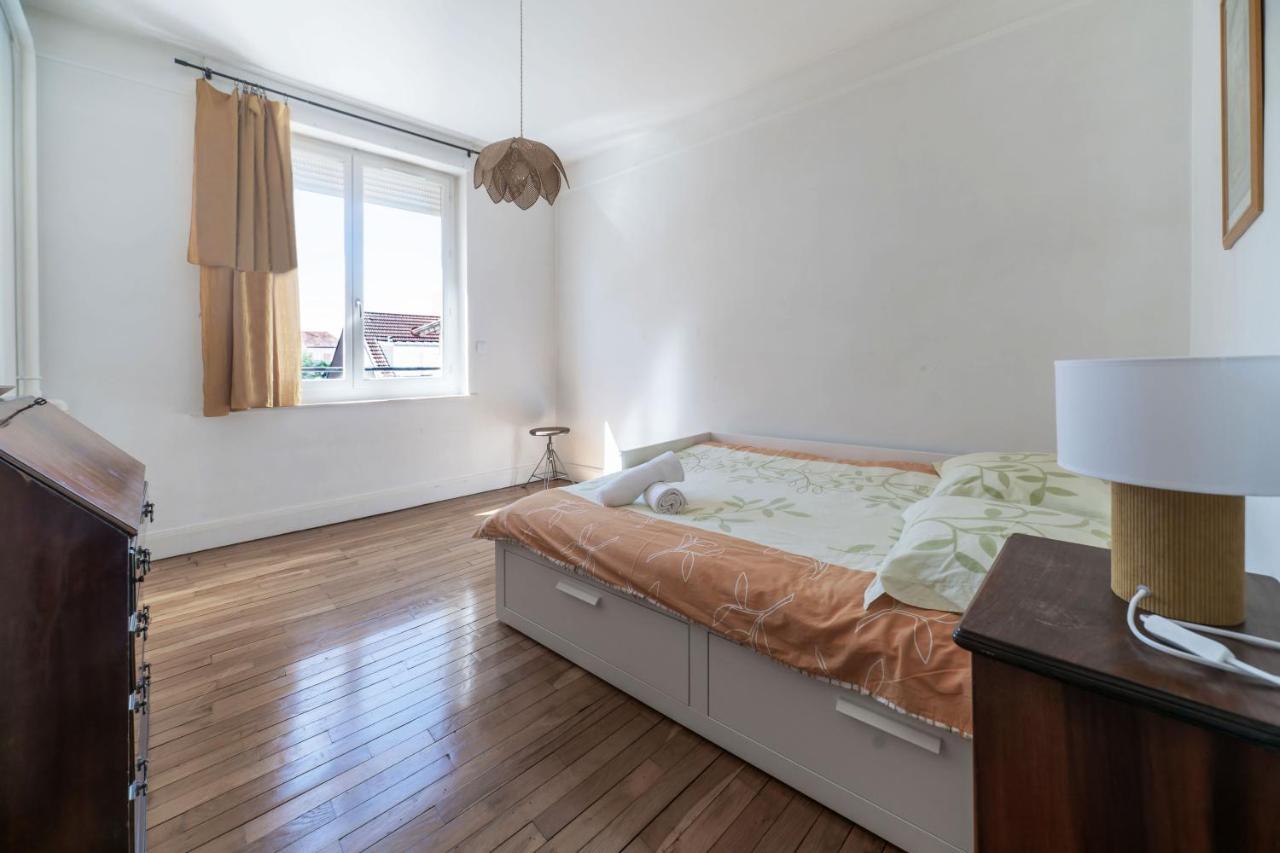 Le Belfort - Grand Appartement Avec Terrasse Et Parking Prive Vichy Bagian luar foto