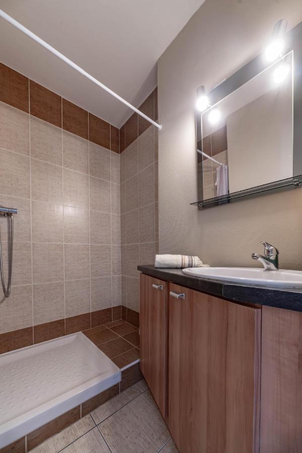 Le Belfort - Grand Appartement Avec Terrasse Et Parking Prive Vichy Bagian luar foto