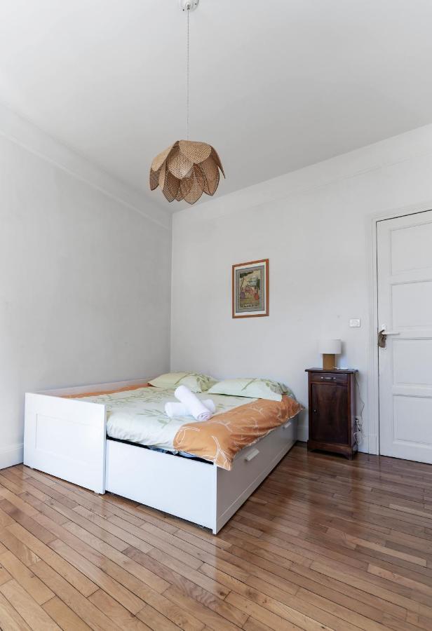 Le Belfort - Grand Appartement Avec Terrasse Et Parking Prive Vichy Bagian luar foto