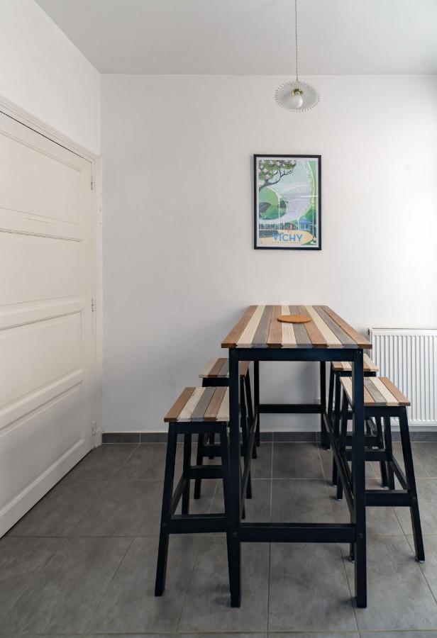 Le Belfort - Grand Appartement Avec Terrasse Et Parking Prive Vichy Bagian luar foto